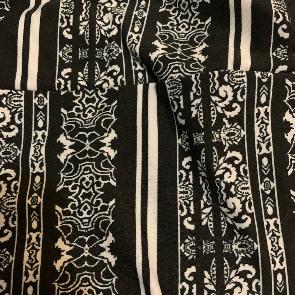 Black & white leggings